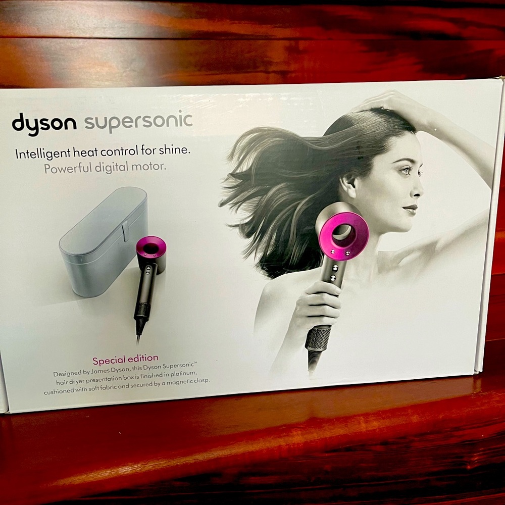 Dyson Supersonic. Used briefly. Boxed complete with all original accessories